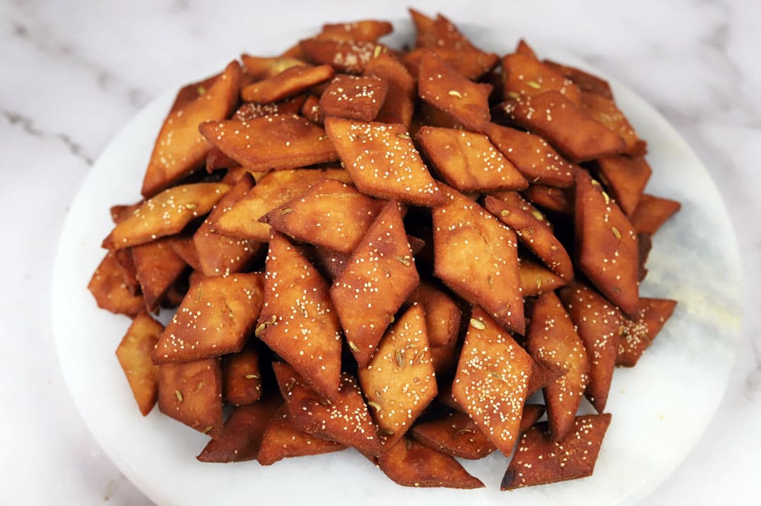 COMBO 3 (Bombay Mixture,  Andhra Murukku,  WhiteThenkuzhal Murukku,  Diamond Cuts,  Kara Boondhi,  Kurkure Masala,  Oola Pakoda,  Pori Urundai,  Coconut Burfi,  Cashew Biscuit)