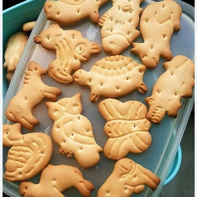 COMBO 1 (Kaara Boonthi,Milagu KaraSev,Omapodi,Kara Muruku,Bomai biscuit,Gurkure Masala,Manaparai Muruku,Thengaipal chinna muruku,Poondu Mixture,Kara Thattai,)